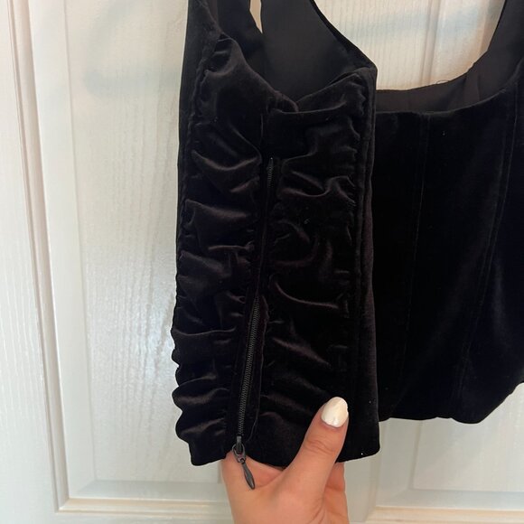 Cropped Tank Top - Picture 4 of 6